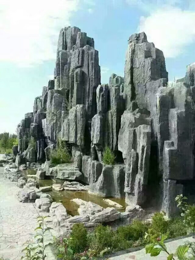 大型景區(qū)塑石假山案例